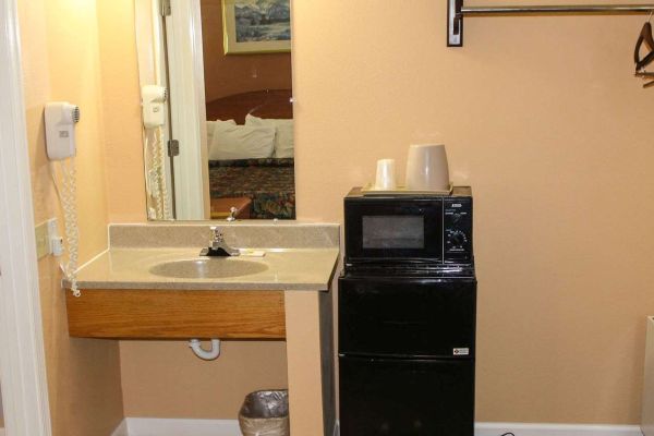 Budget Inn of Lynchburg and Bedford (Timberlake)